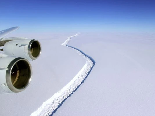 Remote sensing of melt and fracture on Larsen C ice shelf, Antarctica logo