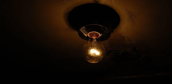 ONE IN TEN AMERICAN LIGHT BULBS ARE LIT BY THE RUSSIANS: FAKE NEWS? logo