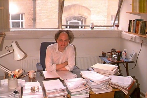 Kondo physics in multilevel quantum dots. logo