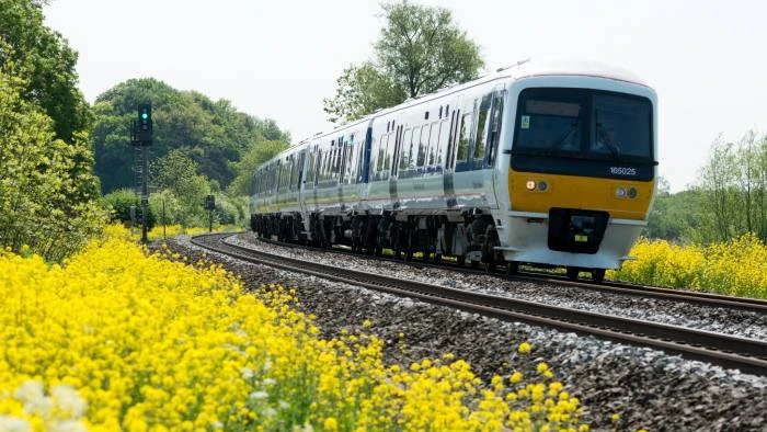HYBRID DIESEL AND BATTERY-POWERED TRAINS  logo