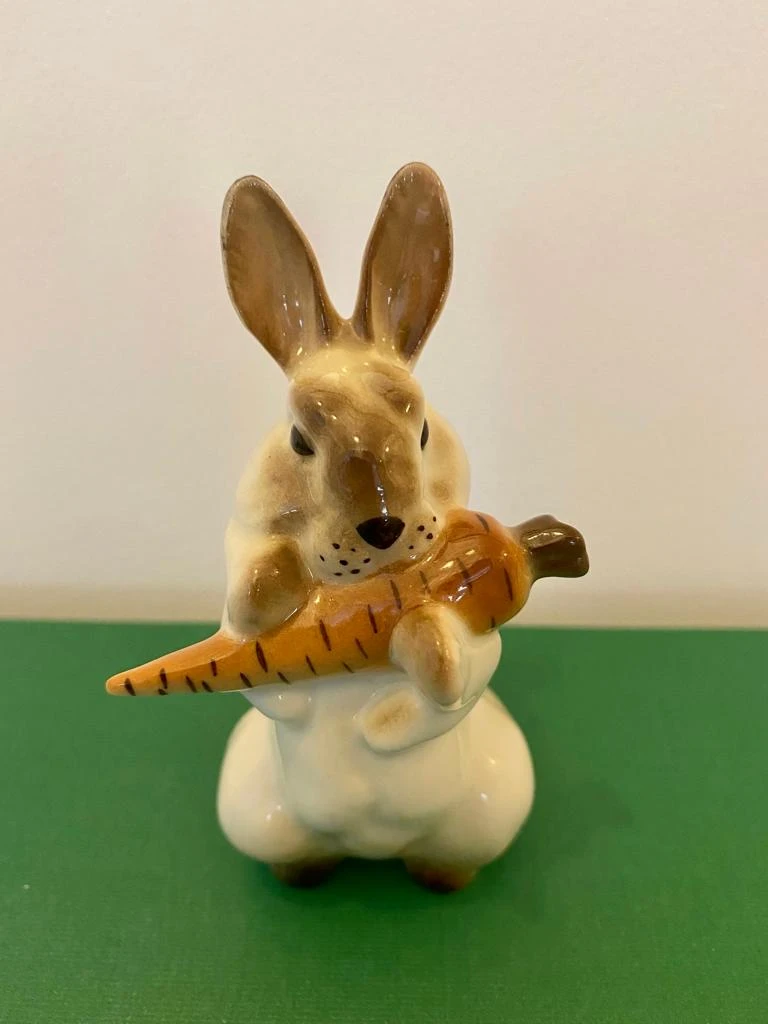 CamRuSS Easter Art Sale logo