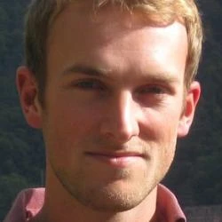 Accounting for prior immunity and evolutionary uncertainty when vaccinating against influenza and other antigenically variable pathogens logo