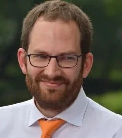 Internal selective attention under the microsaccade scope logo