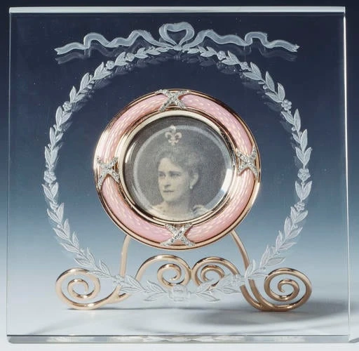 From Furs to Fabergé: Gifts, Diplomacy and British-Russian Artistic Relations  logo