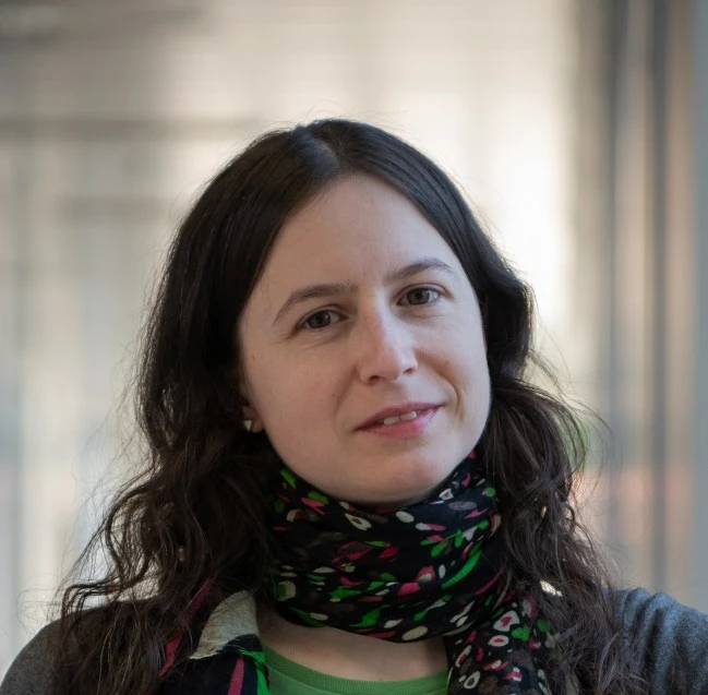 How innate immune cells adapt to environment and function: diverse tales of mitochondria logo