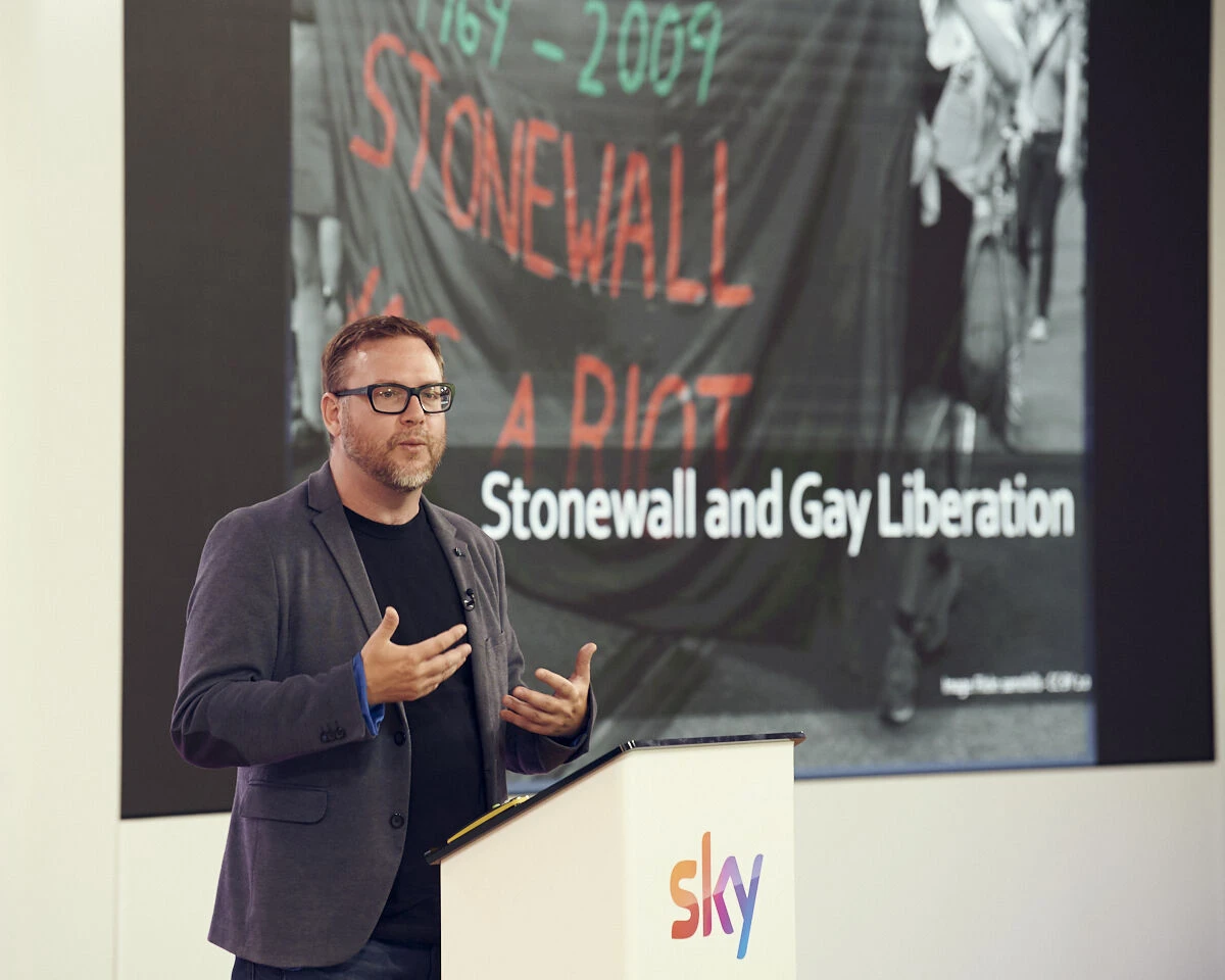 Does the pink pound have a history? logo