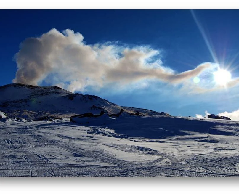 Monitoring volcanic gas emissions: from innovation to operational application logo